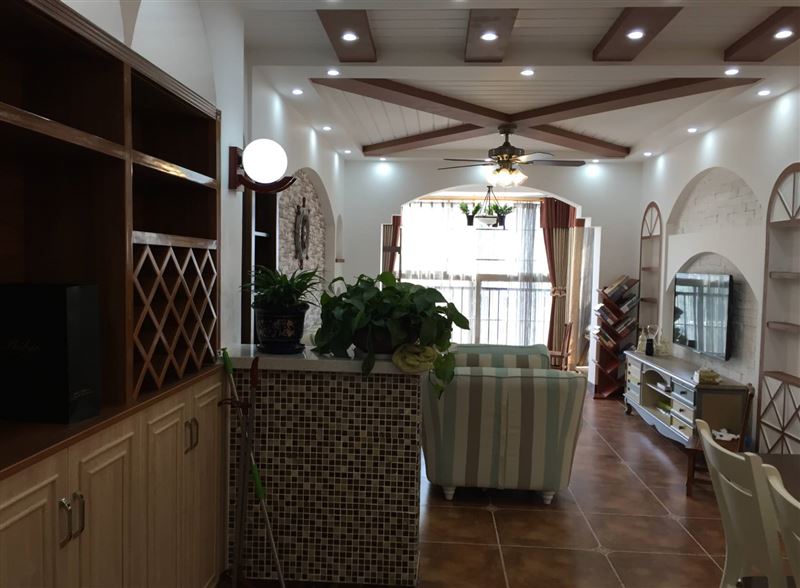 诚心出售招商花园小户型精致装修房